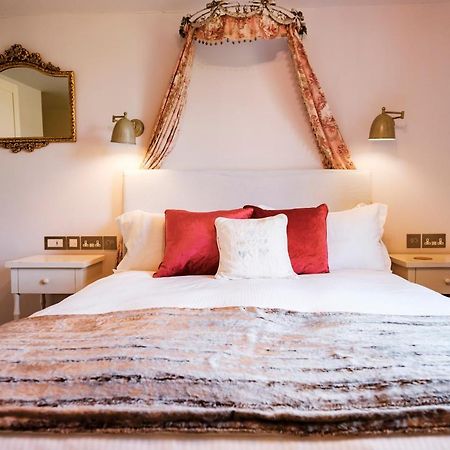 The Bower Inn Bridgwater Eksteriør billede A bedroom at the hotel