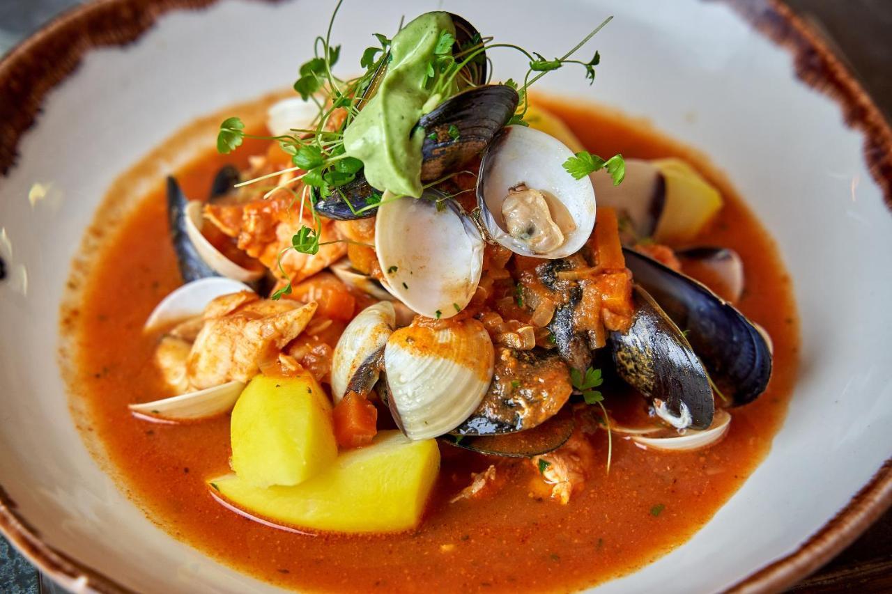 The Bower Inn Bridgwater Eksteriør billede Clam and mussel chowder